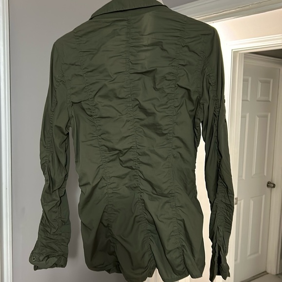 Express button down - Picture 2 of 3